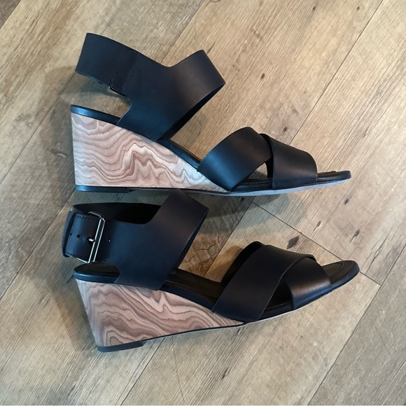 VINCE Gwyn Wood Wedge Leather Slingback Sandal - Picture 2 of 10